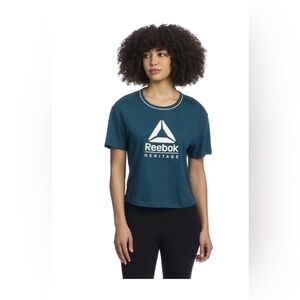 Reebok Women’s Cropped Graphic Tee Slide Slits